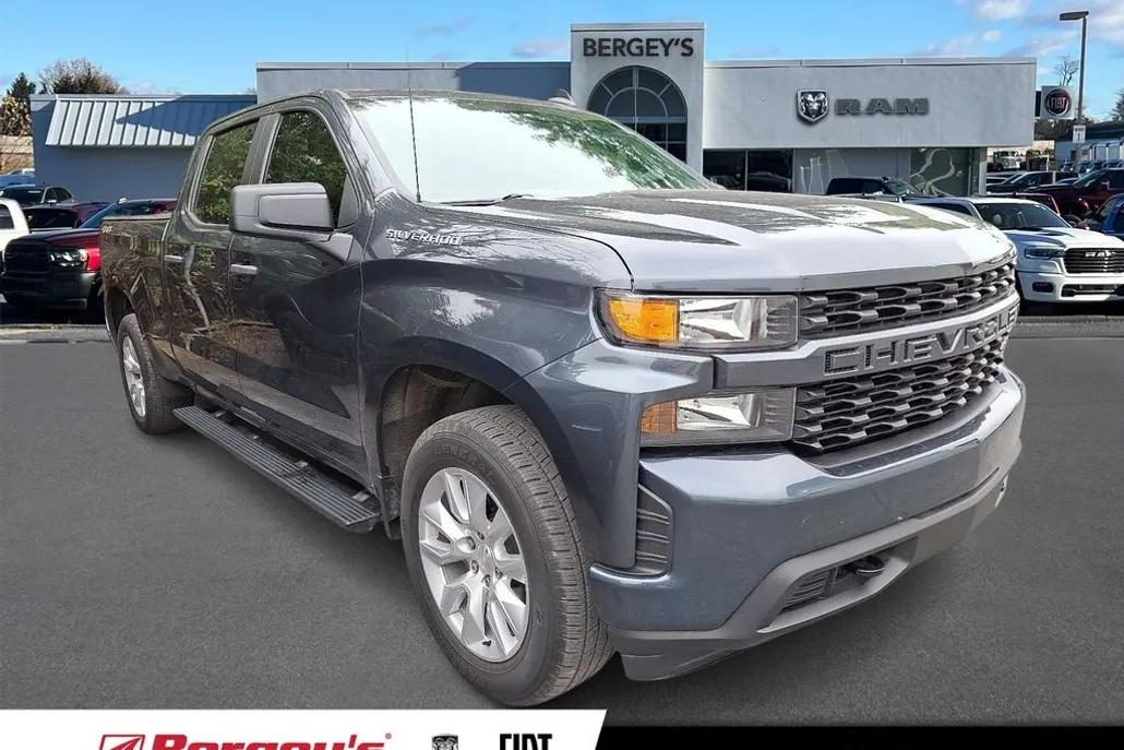 2022 Chevrolet Silverado 1500 Custom photo 1