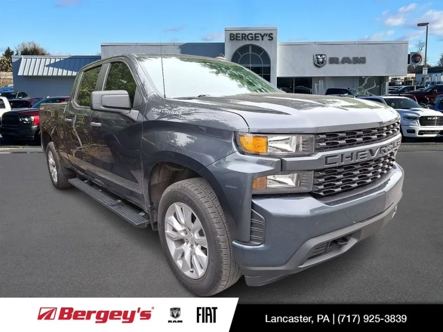 2022 Chevrolet Silverado 1500 Custom photo 1