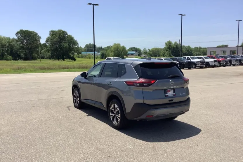 2023 Nissan Rogue SV photo 1