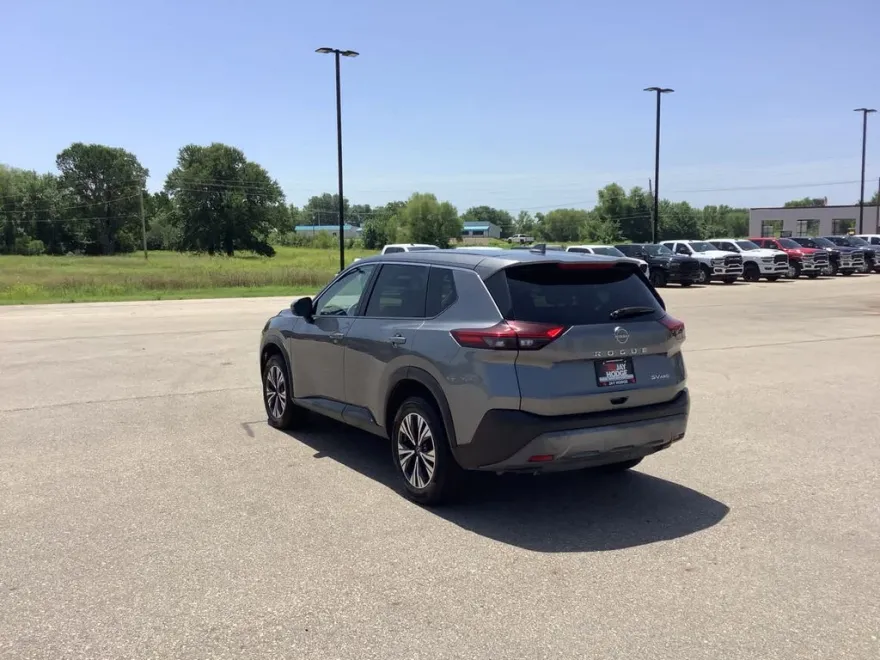 2023 Nissan Rogue SV photo 1