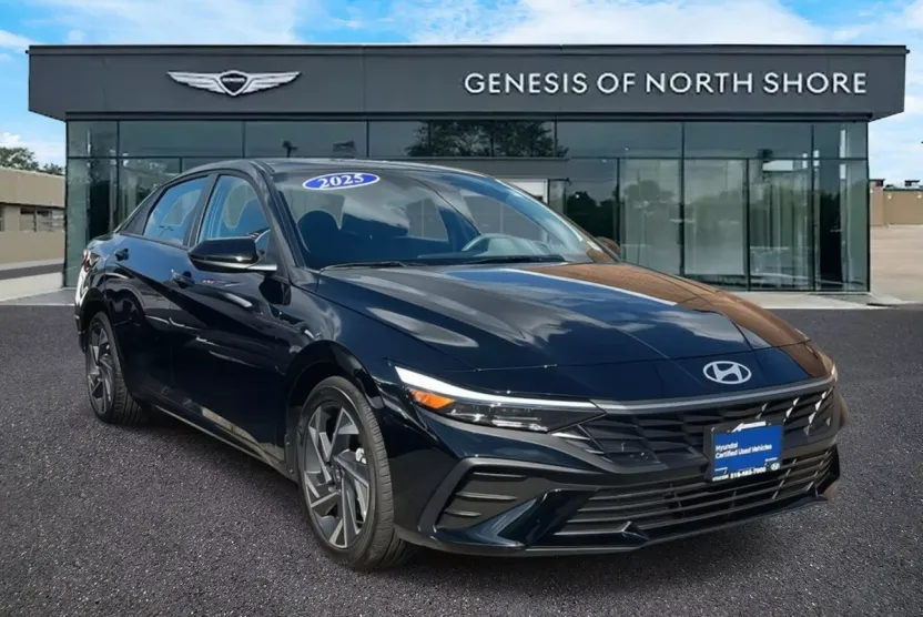 2025 Hyundai Elantra SEL Sport photo 1