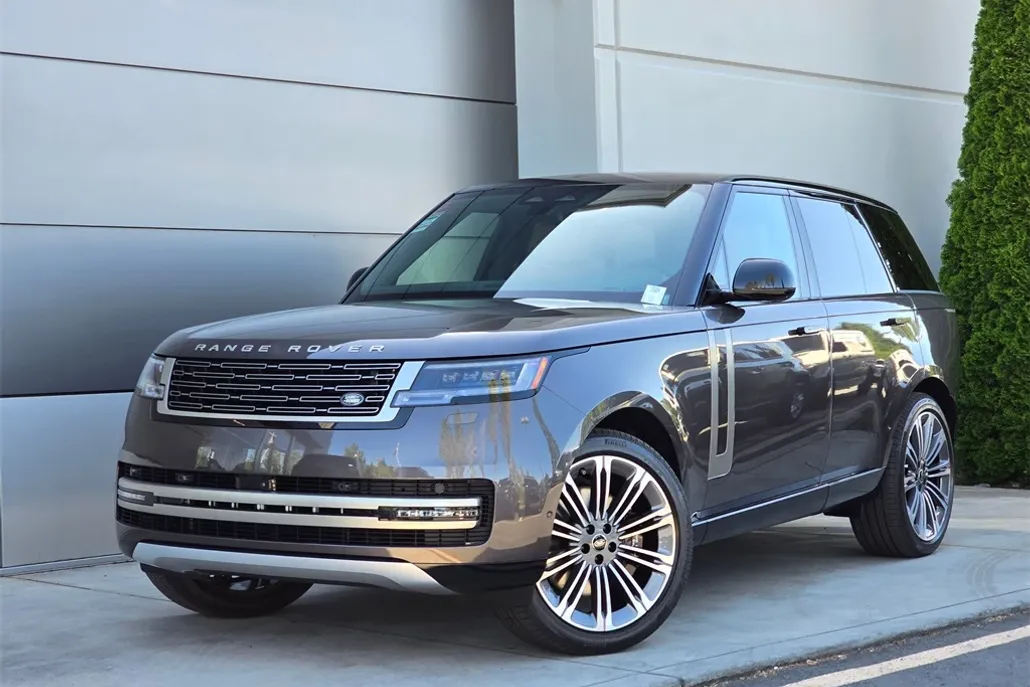 2025 Land Rover Range Rover SE photo 1
