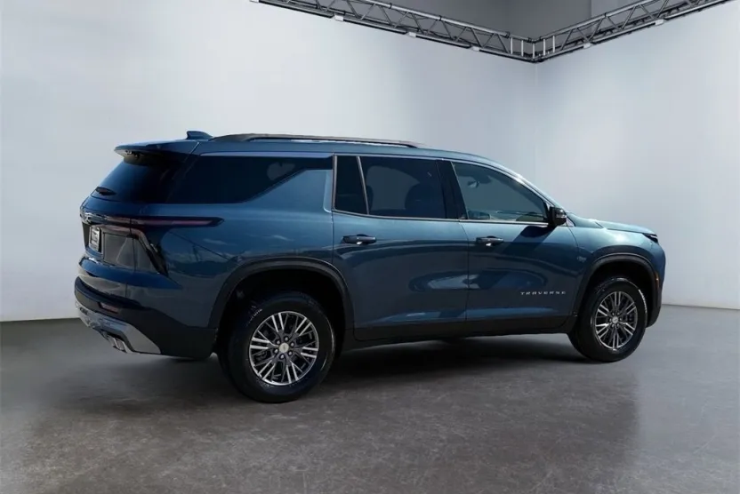 2026 Chevrolet Traverse photo 1