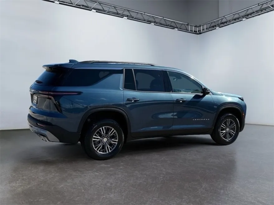 2026 Chevrolet Traverse photo 1