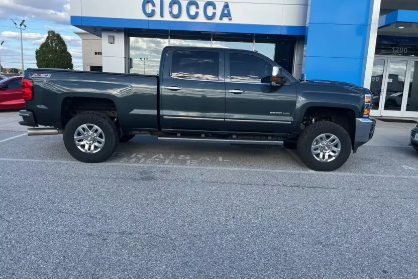 2017 Chevrolet Silverado 2500HD LTZ photo 1