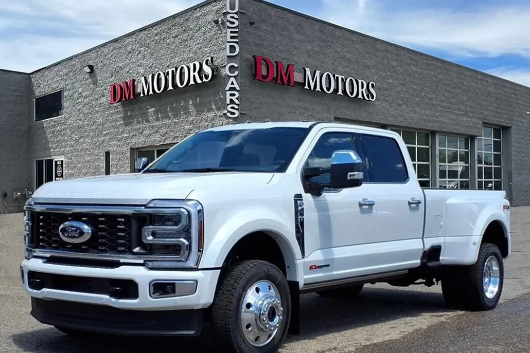 2025 Ford F-450 photo 1