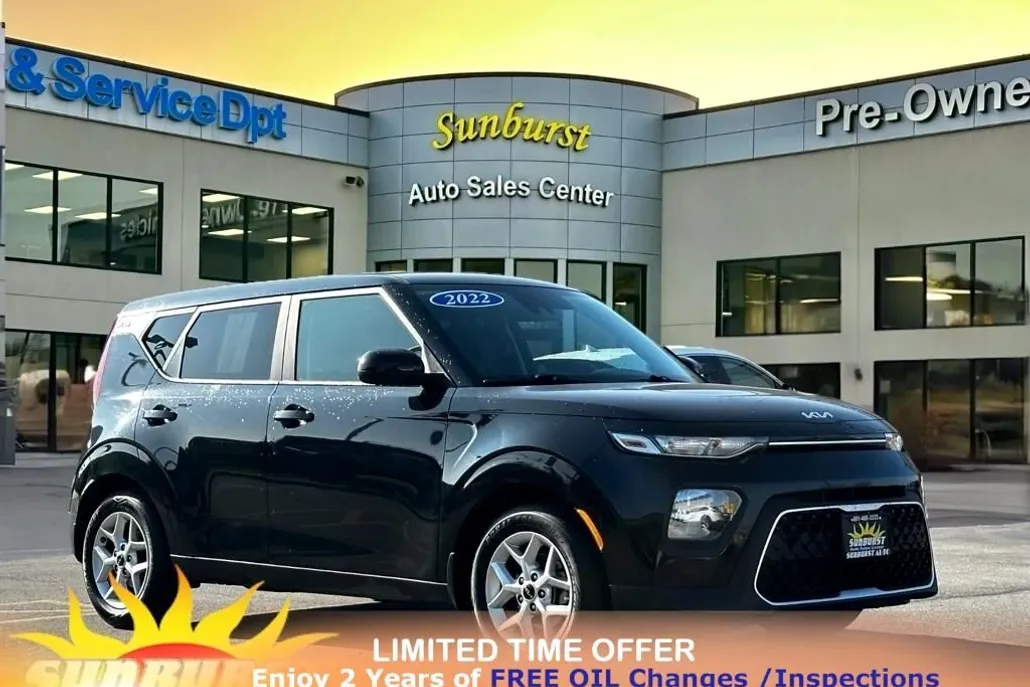 2022 Kia Soul LX photo 1