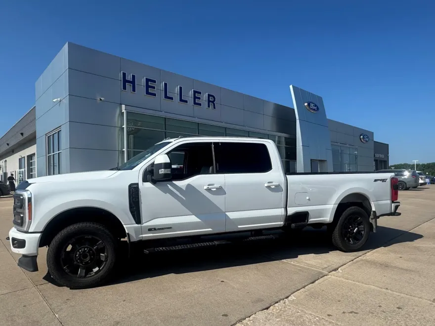 2023 Ford F-250 Lariat photo 1
