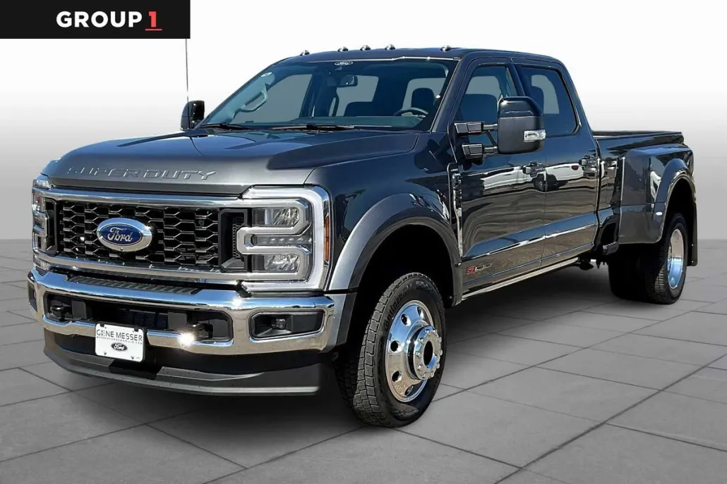 2026 Ford F-450 Lariat photo 1