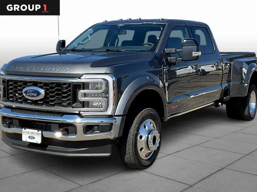 2026 Ford F-450 Lariat photo 1