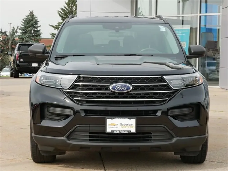 2021 Ford Explorer XLT photo 1