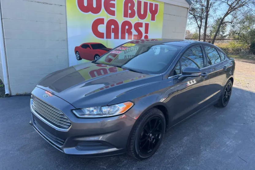 2016 Ford Fusion SE photo 1