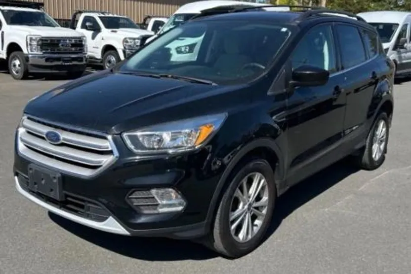 2018 Ford Escape SE Sport photo 1