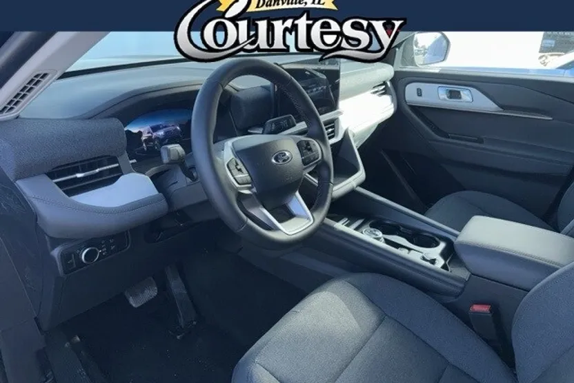 2025 Ford Explorer photo 1