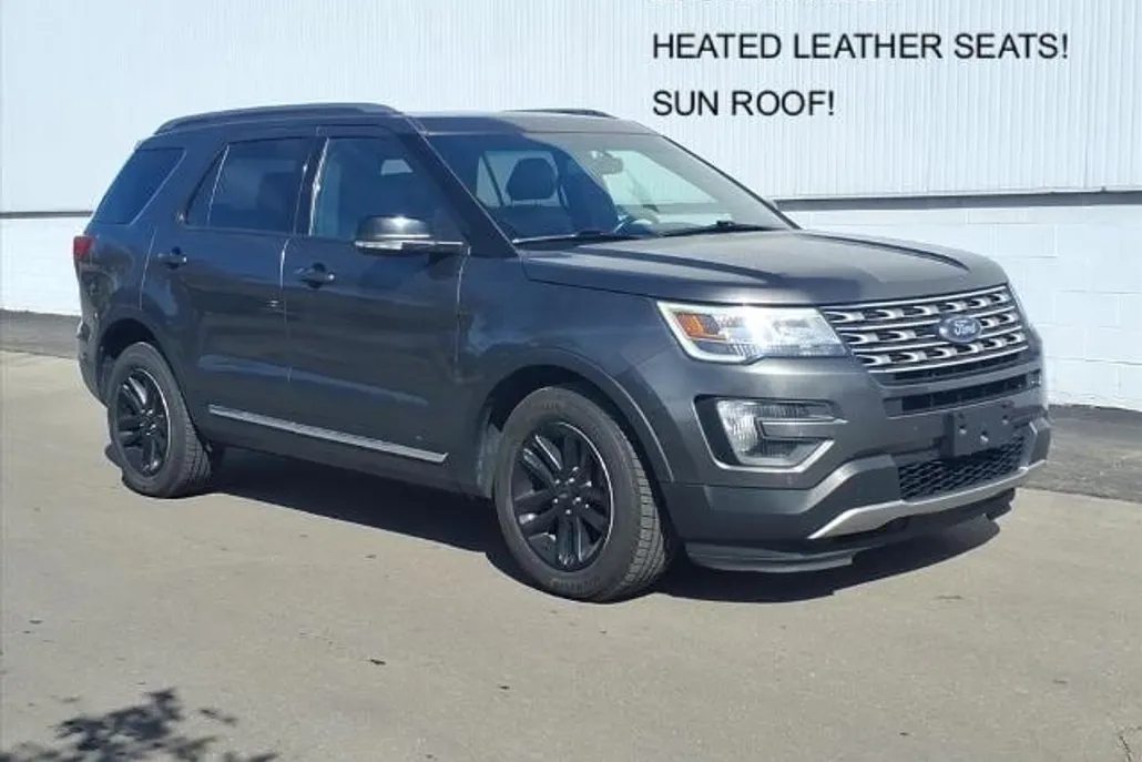 2016 Ford Explorer XLT photo 1