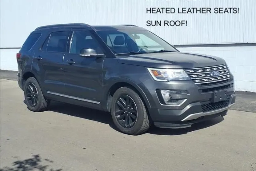 2016 Ford Explorer XLT photo 1