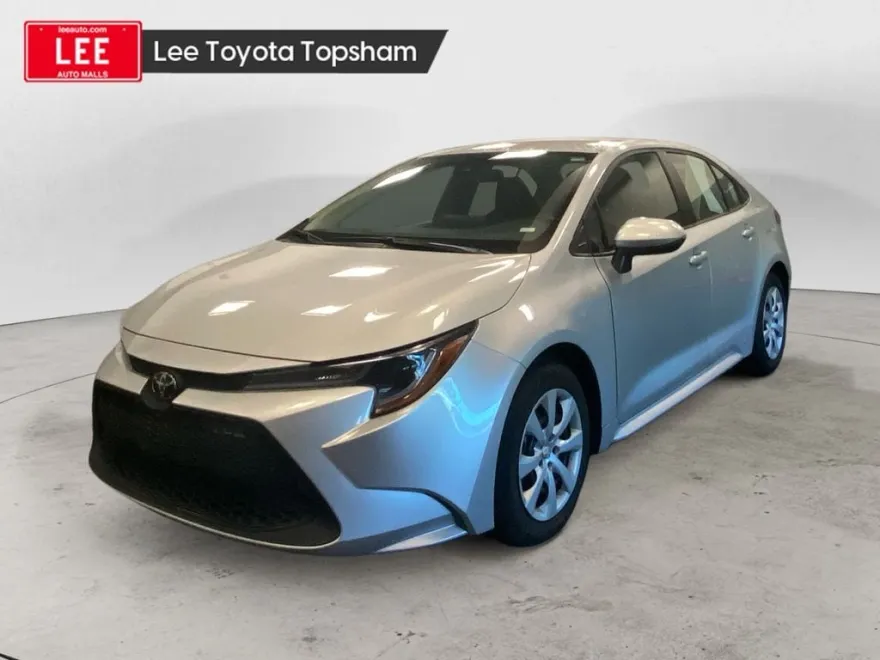 2022 Toyota Corolla LE photo 1