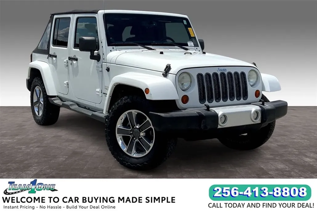 2013 Jeep Wrangler Unlimited Sahara photo 1