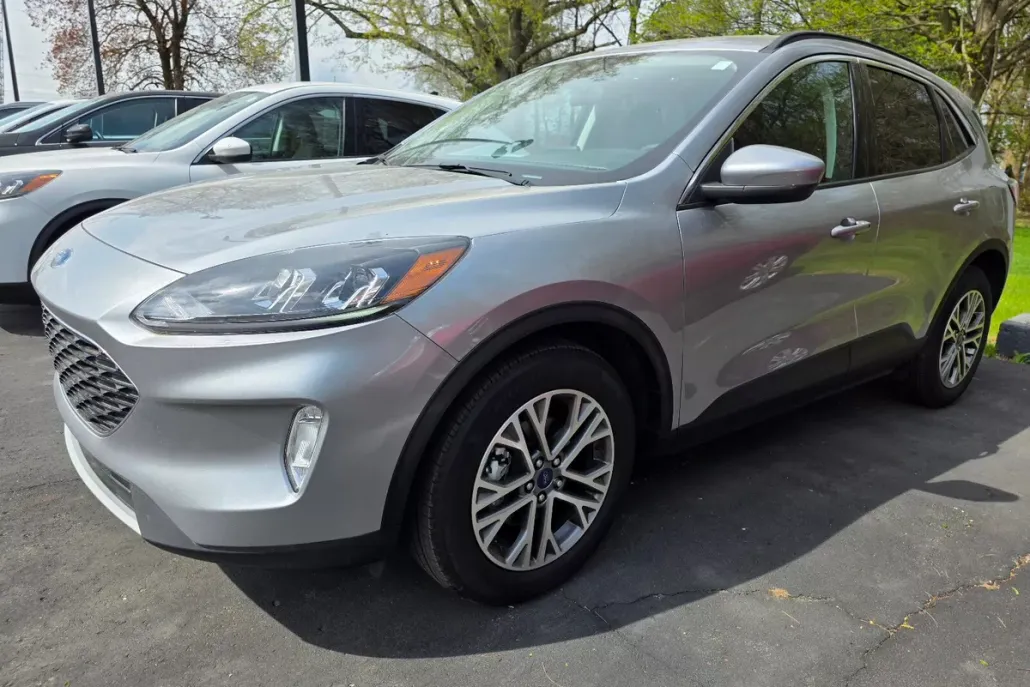 2022 Ford Escape SEL photo 1