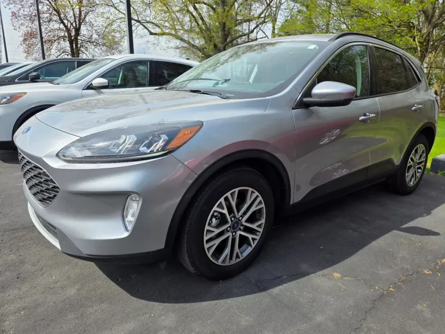 2022 Ford Escape SEL photo 1