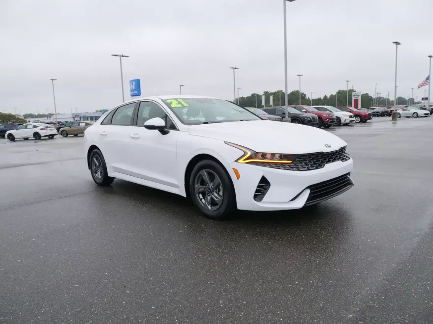 2021 Kia K5 LXS photo 1