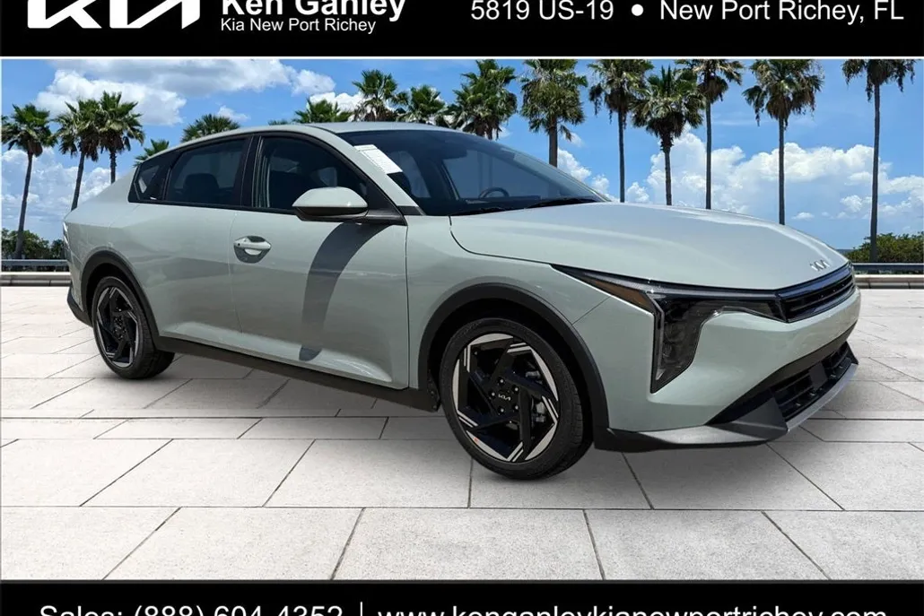 2025 Kia K4 LXS photo 1