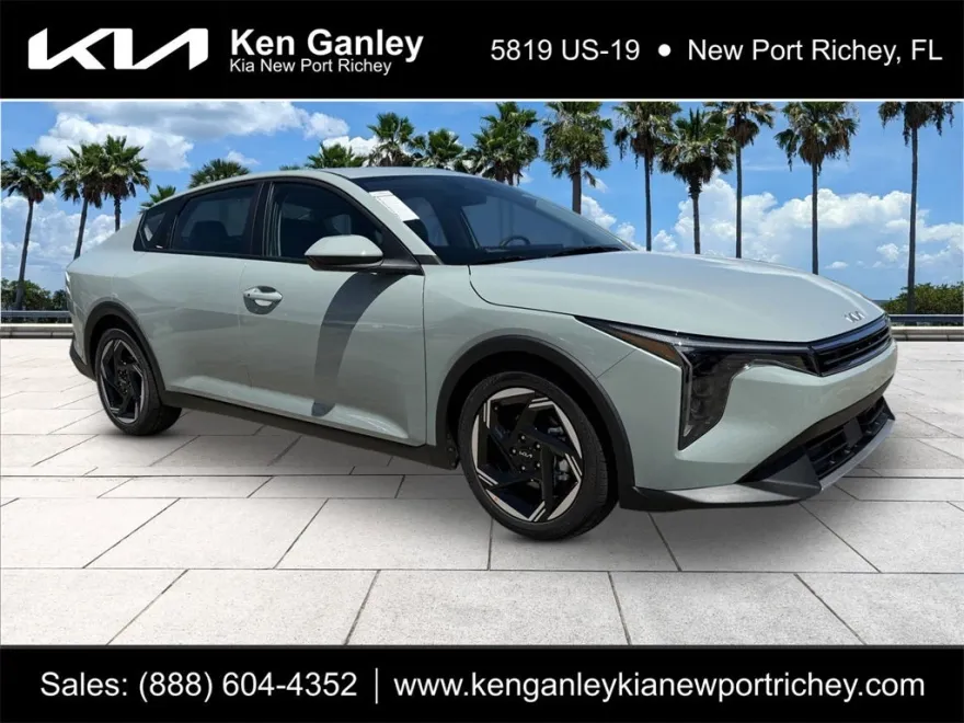 2025 Kia K4 LXS photo 1