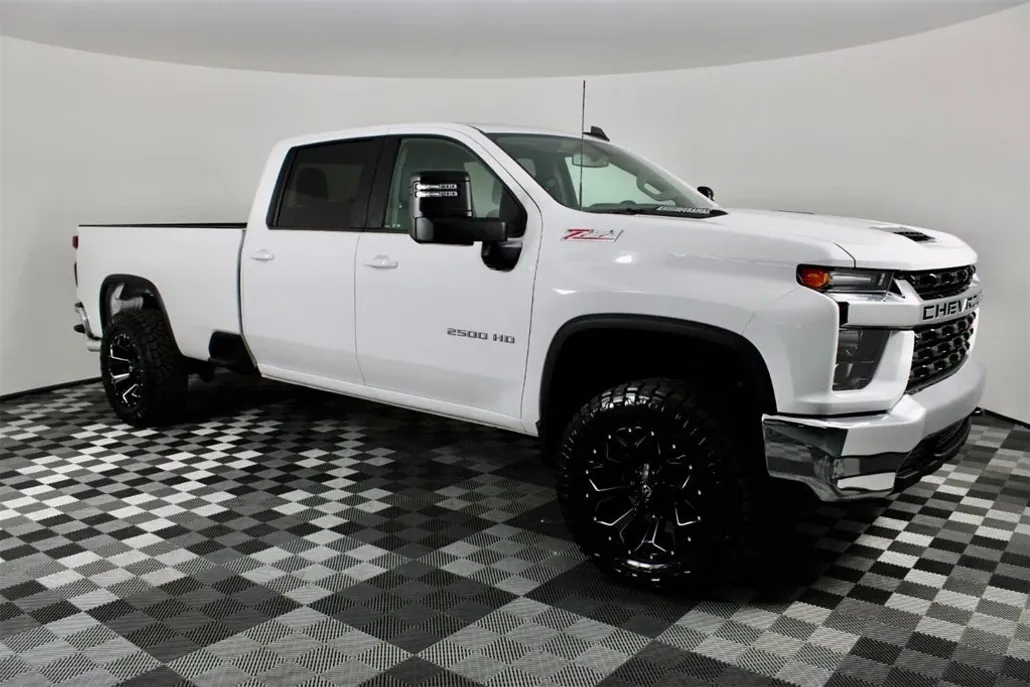 2023 Chevrolet Silverado 2500HD LT photo 1