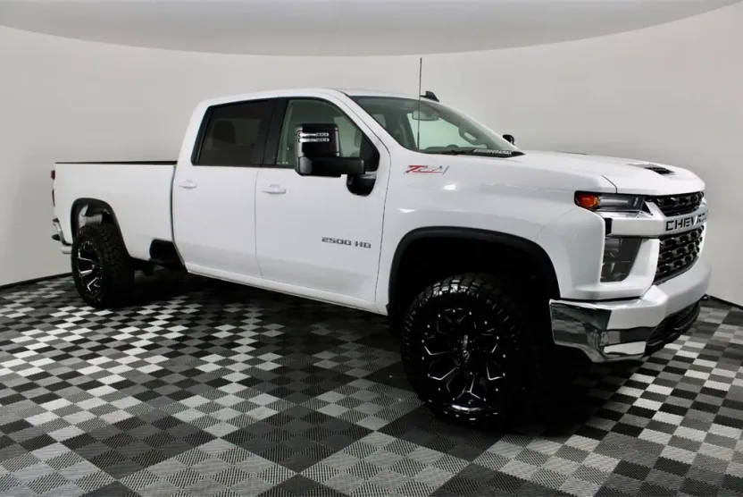 2023 Chevrolet Silverado 2500HD LT photo 1