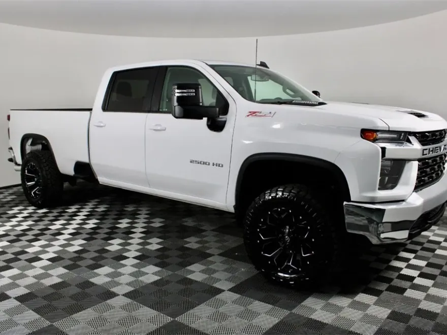 2023 Chevrolet Silverado 2500HD LT photo 1