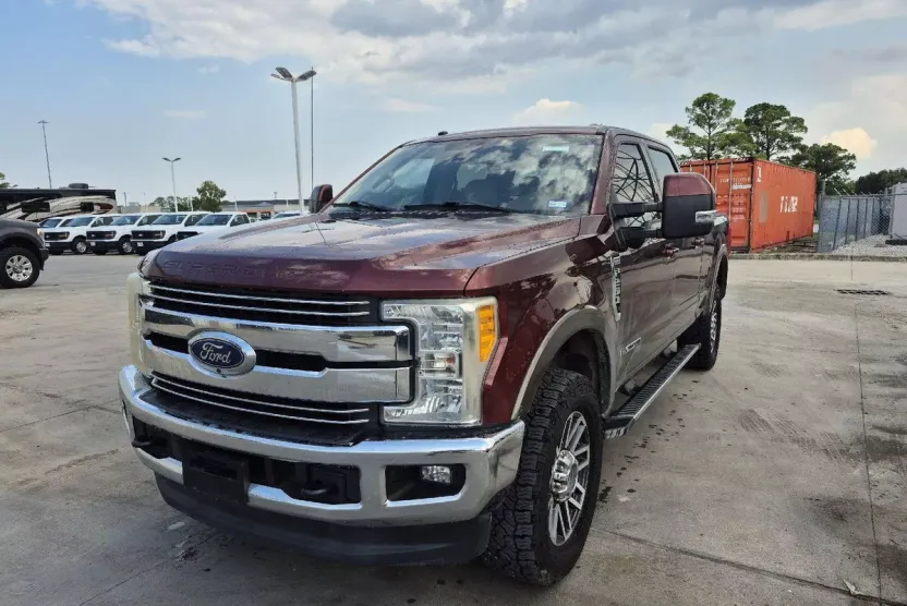 2017 Ford F-250 Lariat photo 1