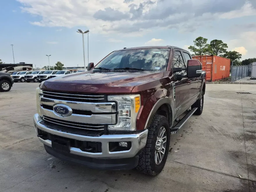 2017 Ford F-250 Lariat photo 1