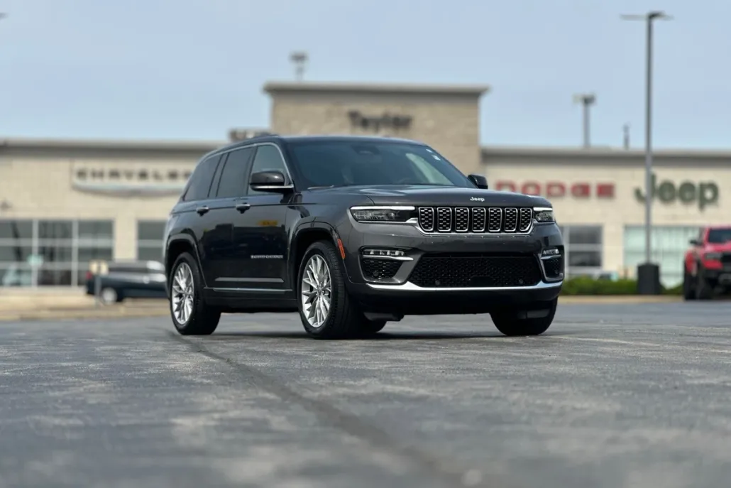 2024 Jeep Grand Cherokee Summit photo 1