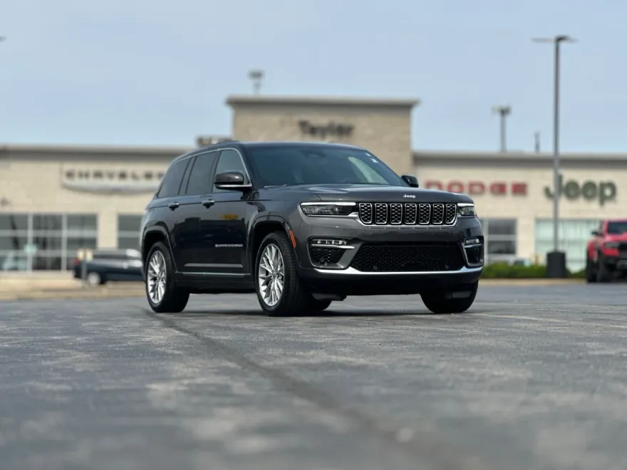 2024 Jeep Grand Cherokee Summit photo 1