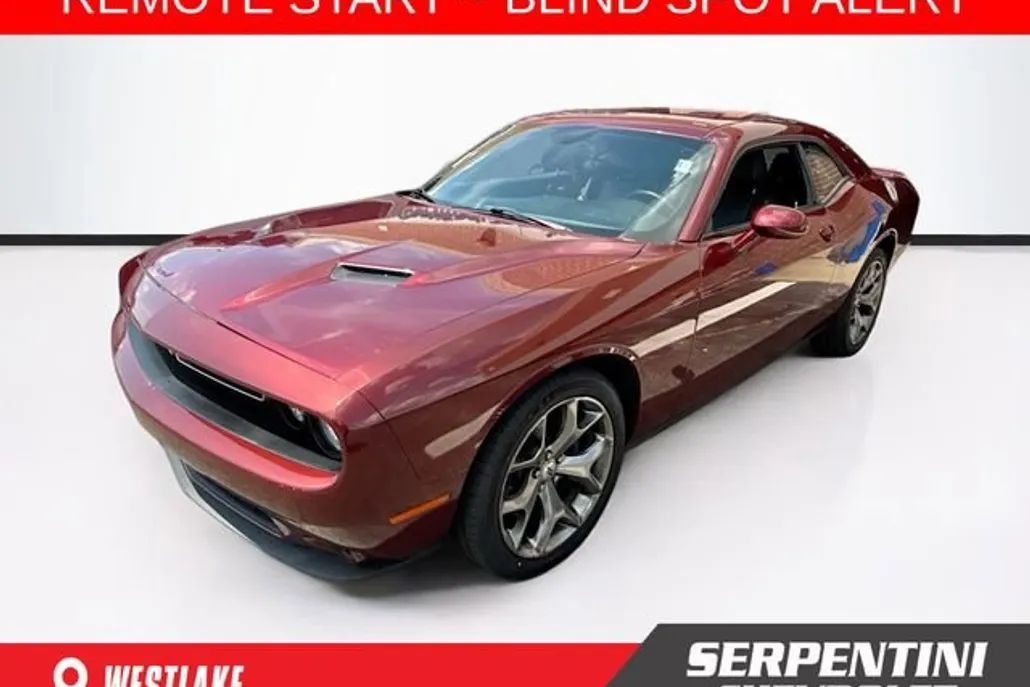 2017 Dodge Challenger SXT Plus photo 1