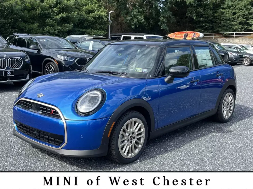 2025 Mini Cooper Hardtop 4 Door Signature photo 1