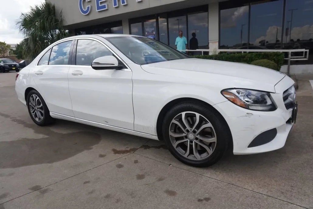 2016 Mercedes Benz C 300 Sedan photo 1