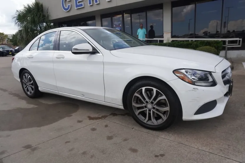2016 Mercedes Benz C 300 Sedan photo 1