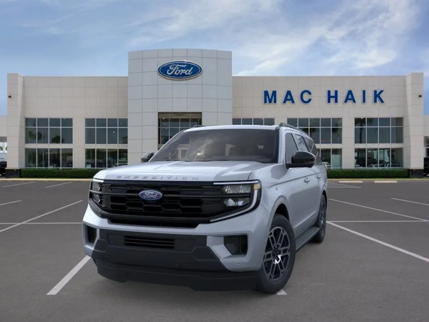 2025 Ford Expedition photo 1