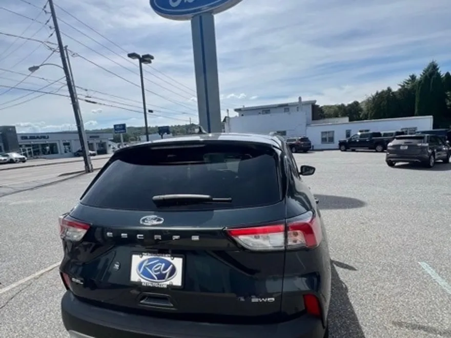 2022 Ford Escape SEL photo 1