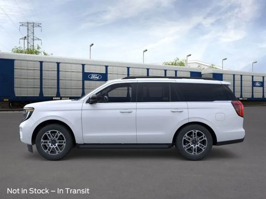 2025 Ford Expedition photo 1