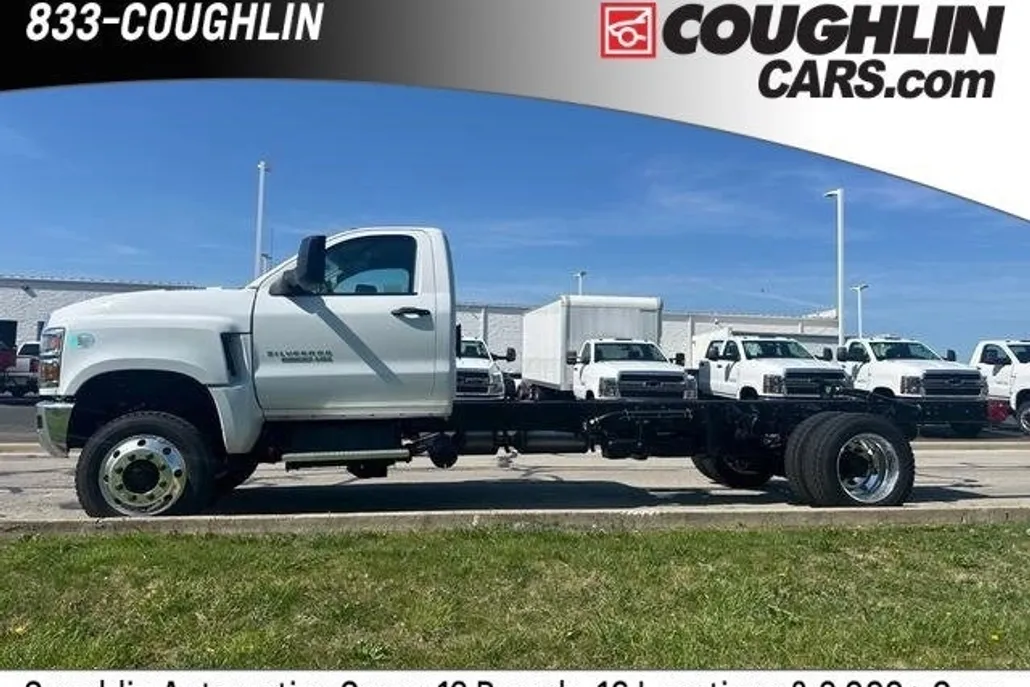 2024 Chevrolet Silverado 6500HD Work Truck photo 1
