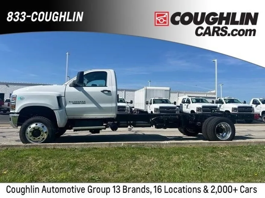 2024 Chevrolet Silverado 6500HD Work Truck photo 1