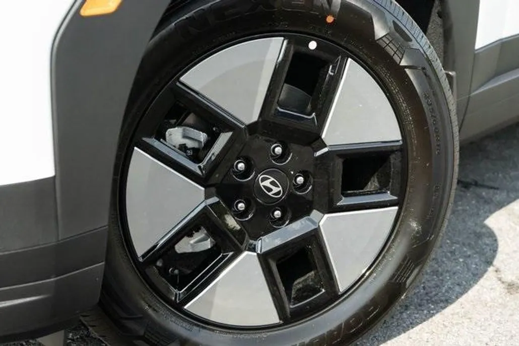2026 Hyundai Santa Fe SEL photo 1