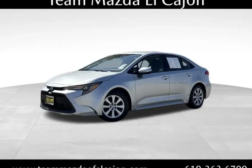 2022 Toyota Corolla LE photo 1