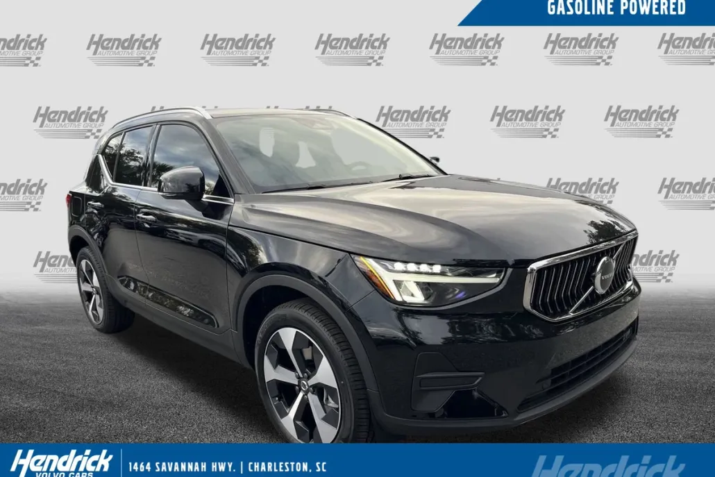 2025 Volvo XC40 Core photo 1