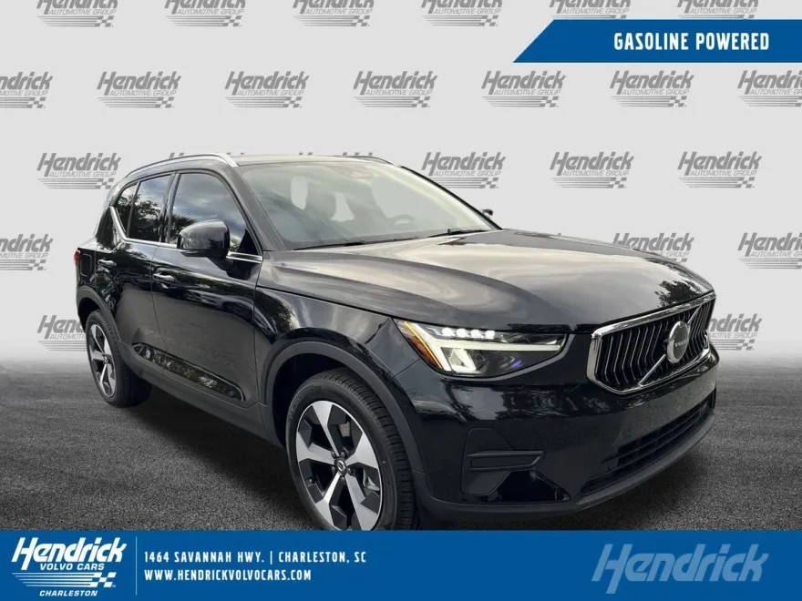 2025 Volvo XC40 Core photo 1