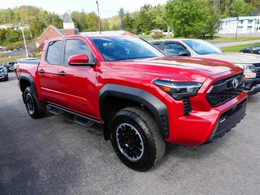 2024 Toyota Tacoma 4x4 TRD Off-Road photo 1