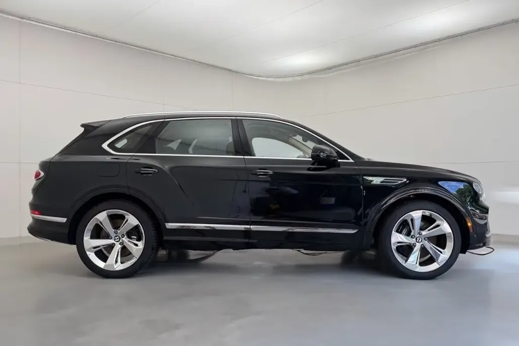 2024 Bentley Bentayga Hybrid Base photo 1