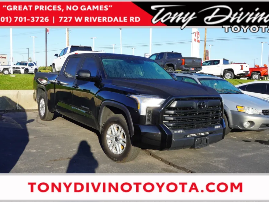 2023 Toyota Tundra SR5 CrewMax photo 1